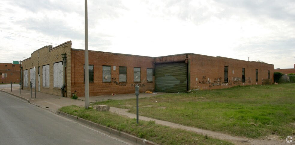 More Photos Of 1820 Canton St, Dallas Warehouse For Lease