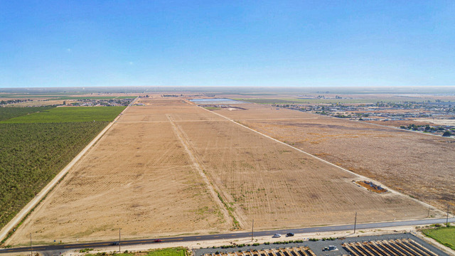 Primary Photo Of County Line Road @ Casey Road, Delano Land For Sale