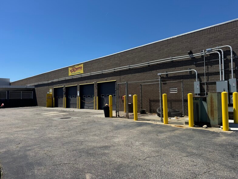 More Photos Of 1402 Western Blvd, Tarboro Auto Repair For Lease