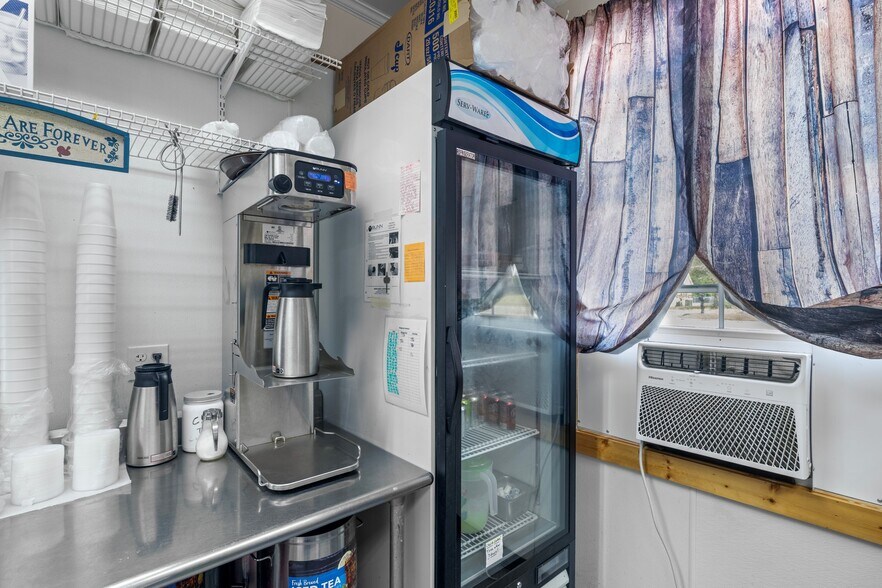 More Photos Of 214 Main St, Pollocksville Specialty For Sale