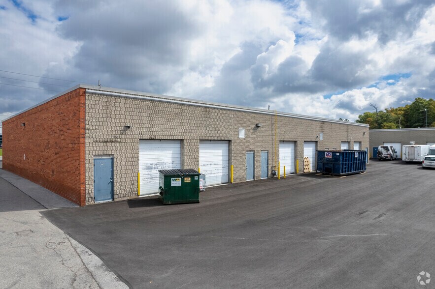 More Photos Of 450 Matheson Blvd E, Mississauga Light Distribution For Lease