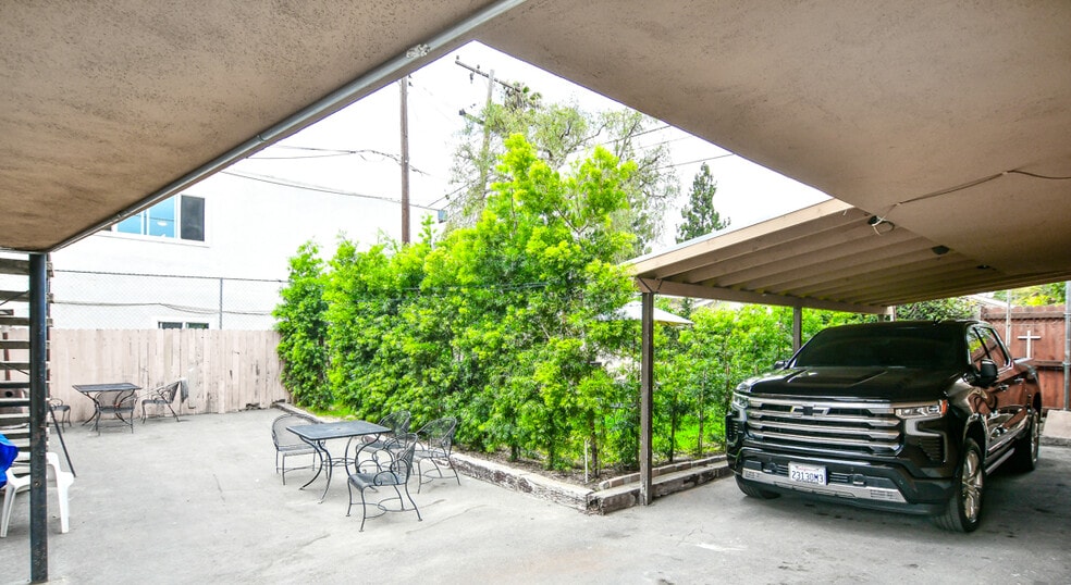 More Photos Of 1003 W Bishop St, Santa Ana Apartments For Sale