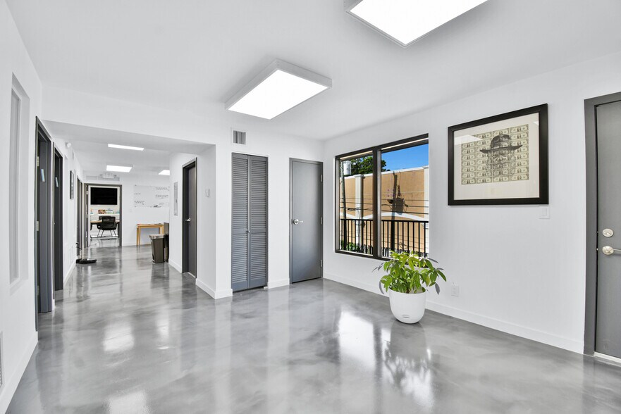 More Photos Of 2990 Griffin Rd, Fort Lauderdale Storefront Retail Office For Sale