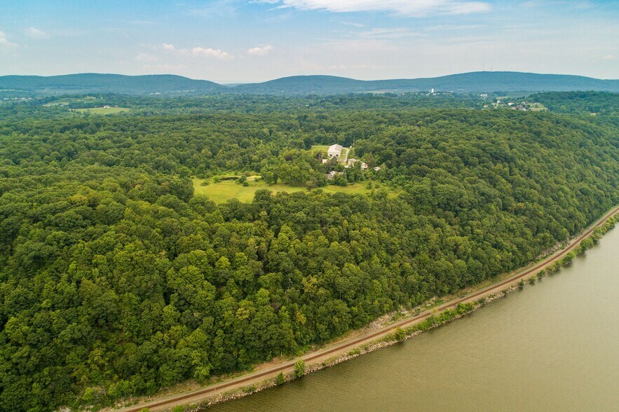 More Photos Of 200 Blue Point Rd, Highland Land For Sale