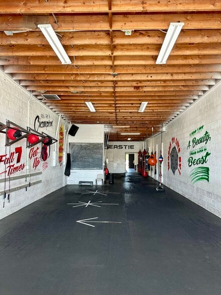 More Photos Of 2317-2409 N Sepulveda Blvd, Manhattan Beach Unknown For Lease