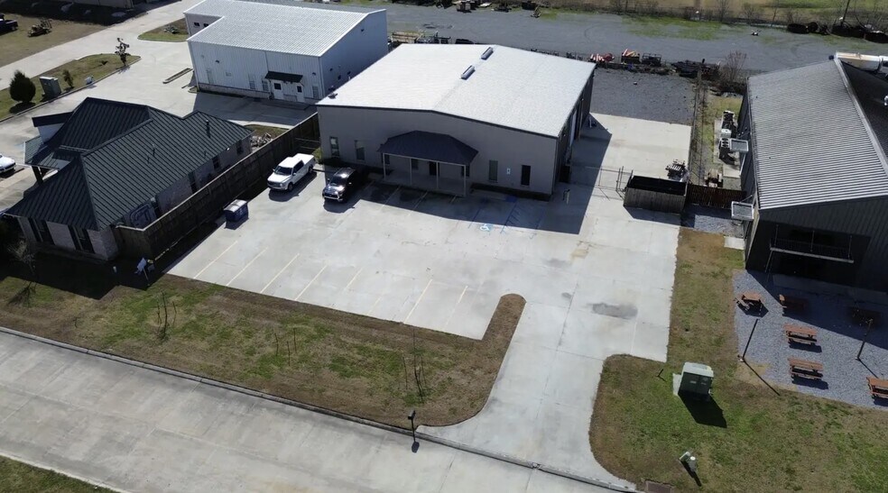 Primary Photo Of 445 W Eastbank Dr, Gonzales Industrial For Lease
