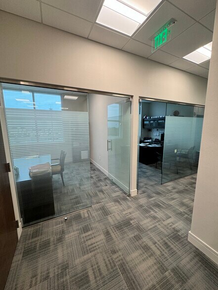 More Photos Of 999 Vanderbilt Beach Rd, Naples Office For Lease