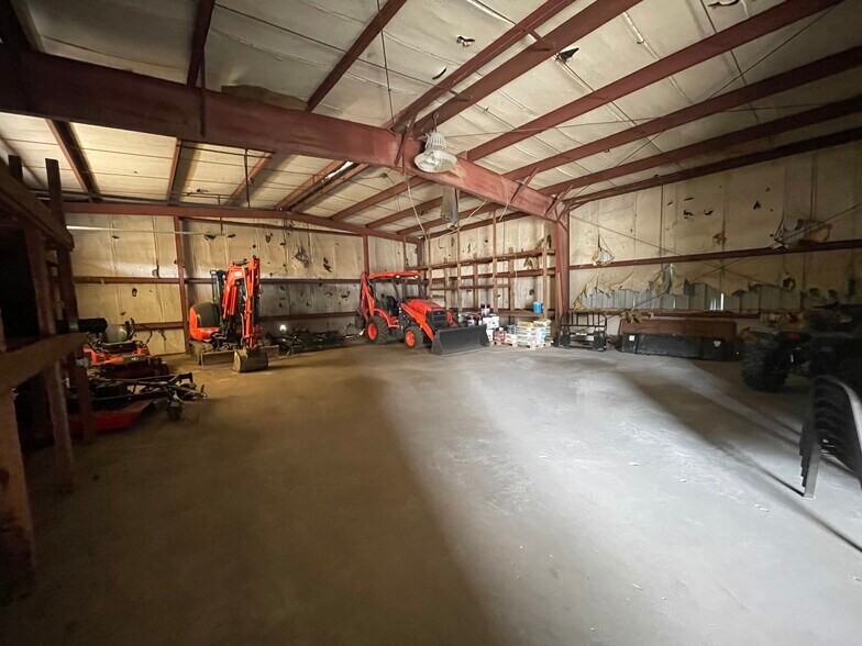 More Photos Of 55 Schoolhouse Rd, Whiting Warehouse For Lease