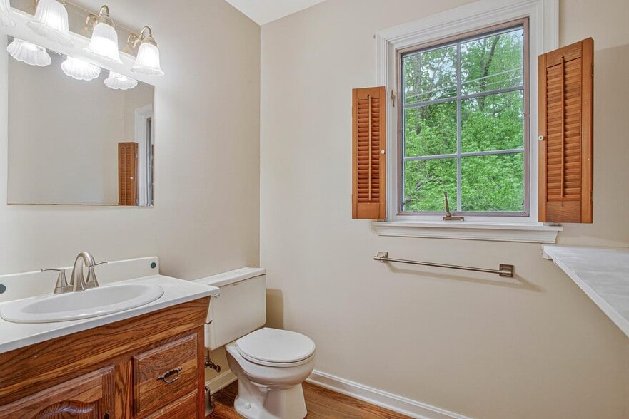 More Photos Of 6285 Shady Side Rd, Shady Side General Retail For Sale