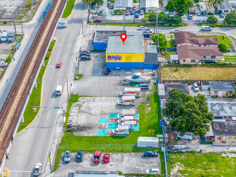 More Photos Of 3030 NW 79th St, Miami Service For Lease