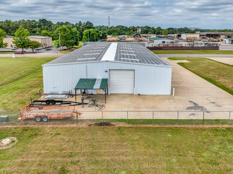 More Photos Of 285 Kershaw Industrial Blvd, Montgomery Warehouse For Sale