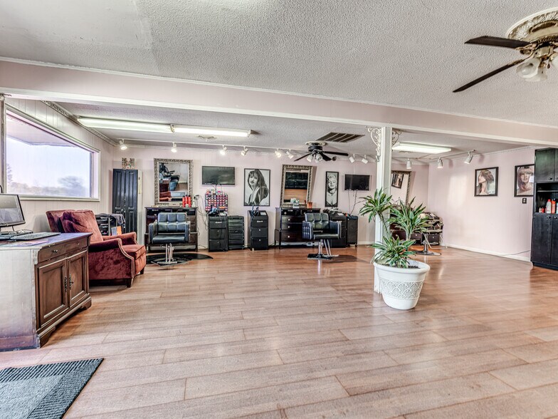 More Photos Of 2000 S Midwest Blvd, Oklahoma City Freestanding For Sale