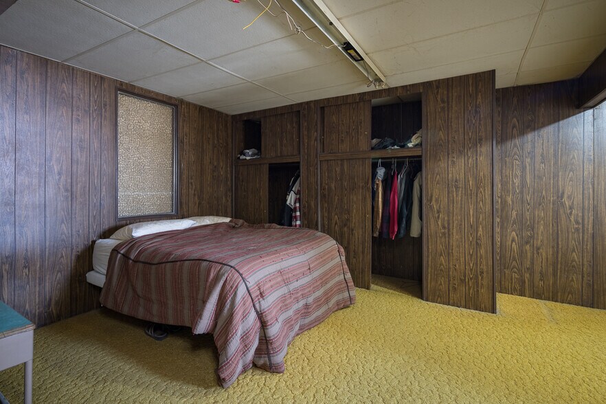 More Photos Of 15 W Main St, Green River Freestanding For Sale