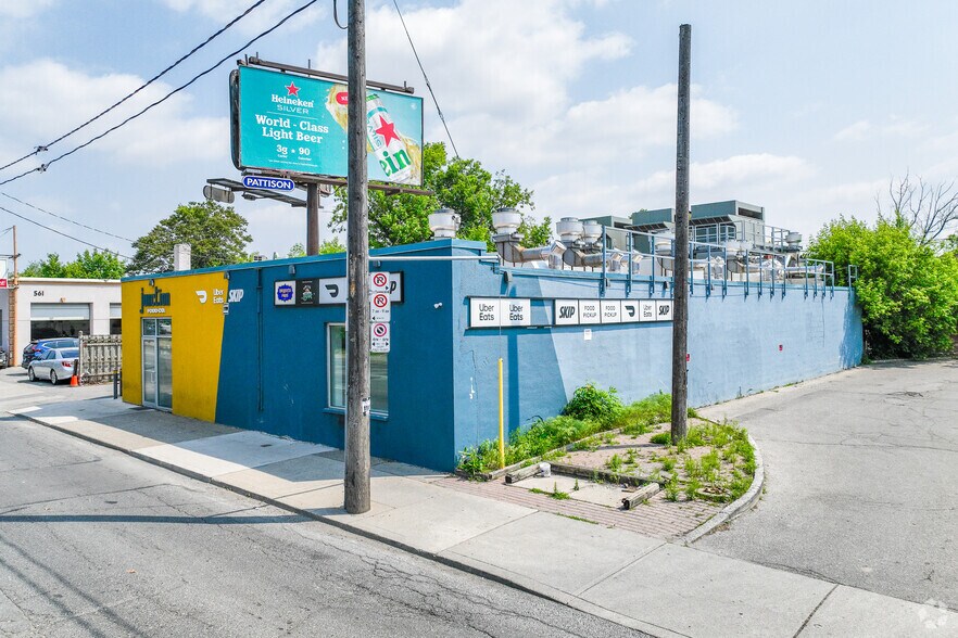 Primary Photo Of 545 Keele St, Toronto Warehouse For Lease