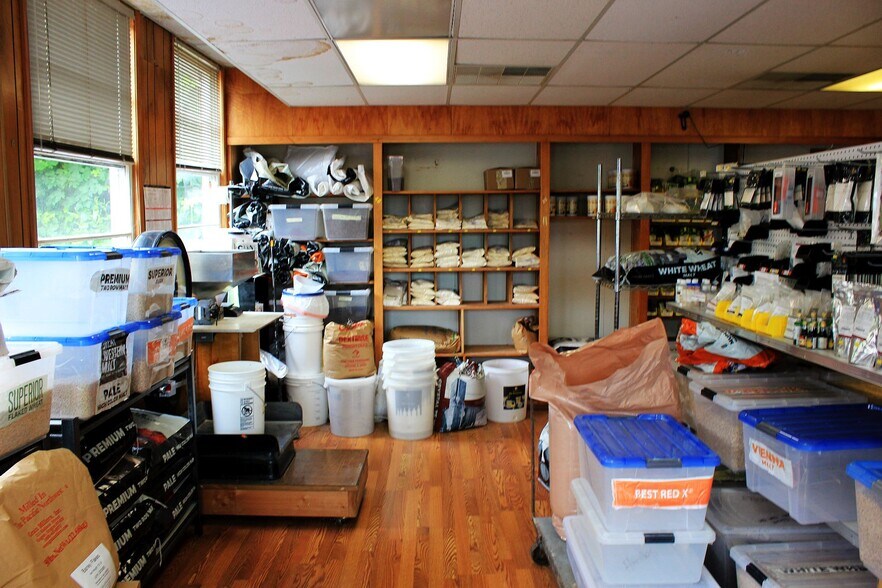 More Photos Of 2703 Marine Dr, Astoria Bar For Sale