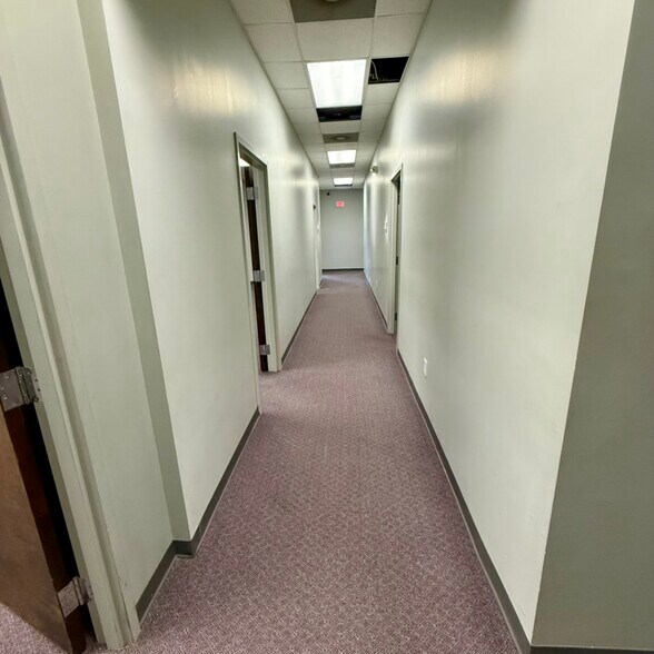 More Photos Of 9000 Peridot Pky, Stockbridge Unknown For Lease