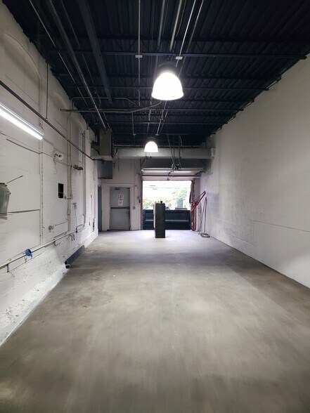 More Photos Of 1 S Main St, Coventry Manufacturing For Lease