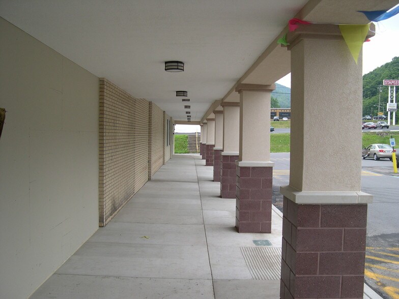 More Photos Of 1228 National Hwy, Lavale Unknown For Lease