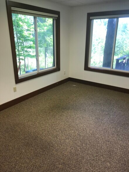 More Photos Of 4831 Darrow Rd, Stow Coworking Space