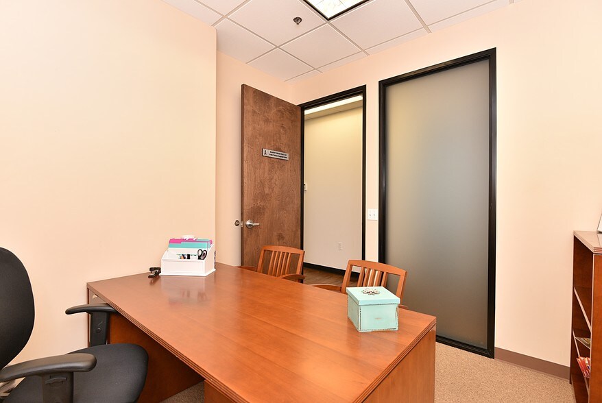 More Photos Of 34975 N North Valley Pky, Phoenix Medical For Lease