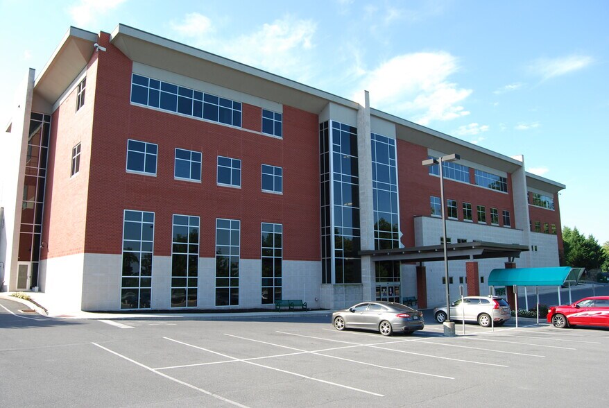 More Photos Of 875 Poplar Church Rd, Camp Hill Medical For Lease