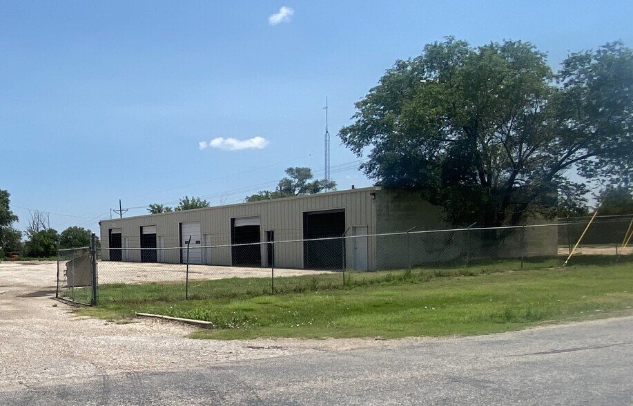 More Photos Of 1301 8th St, Canyon Warehouse For Sale