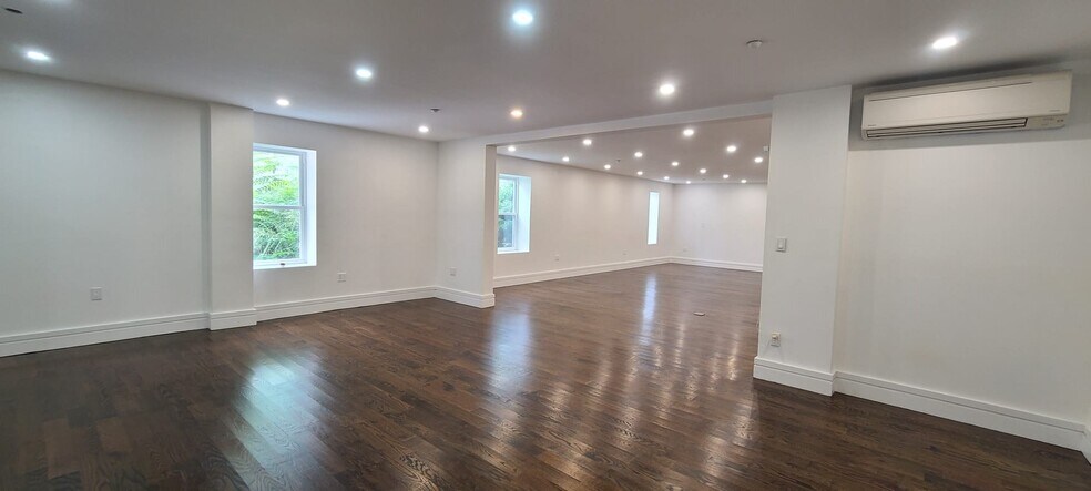 More Photos Of 94-01-94-03 101st Ave, Ozone Park Apartments For Lease