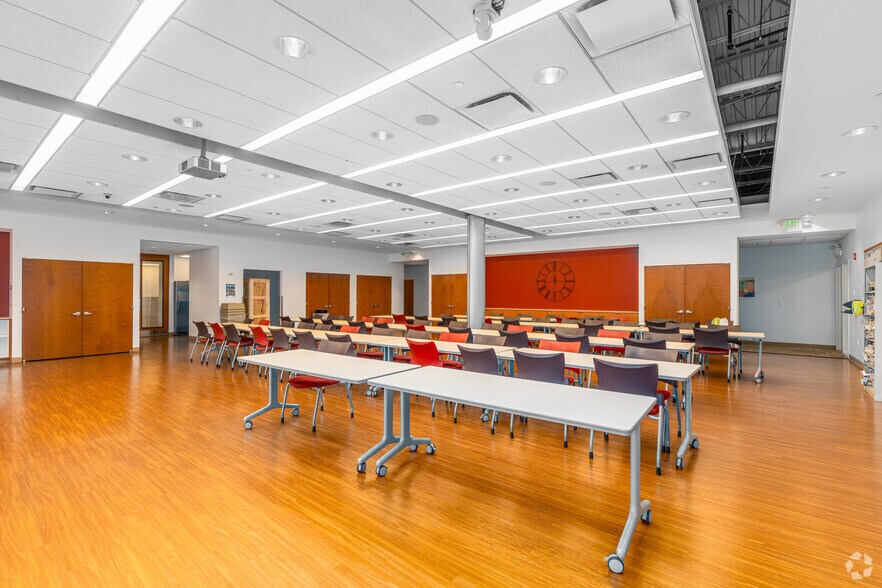 More Photos Of 402-404 Lippincott Dr, Marlton Medical For Sale