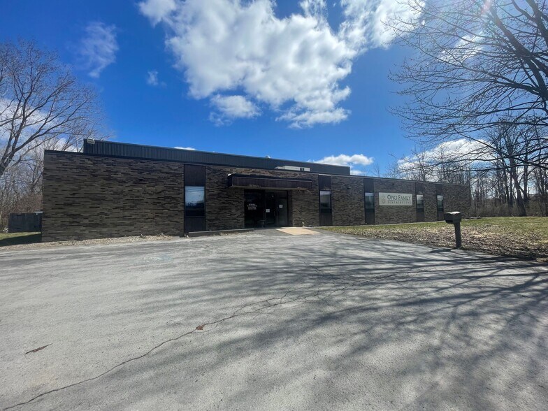 Primary Photo Of 6970 Schuyler Rd, East Syracuse Warehouse For Lease