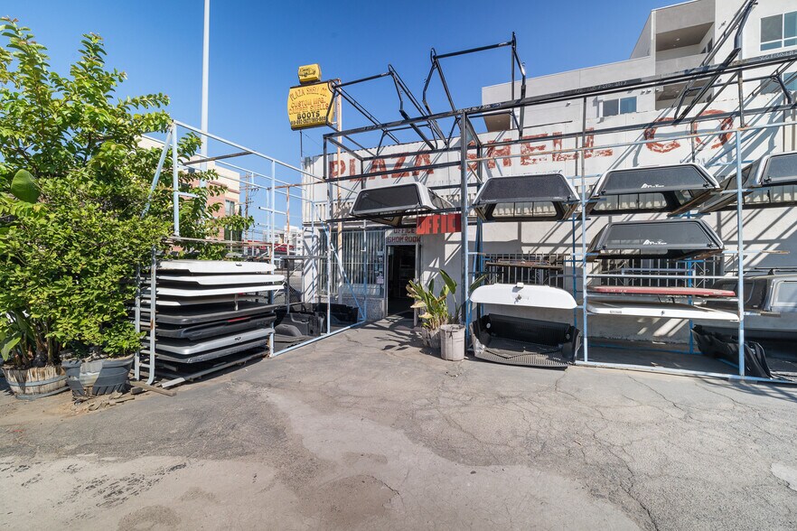 More Photos Of 8744 Sepulveda Blvd, North Hills General Retail For Sale