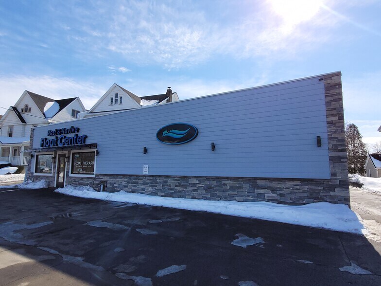 More Photos Of 596 E Main St, Batavia Freestanding For Lease