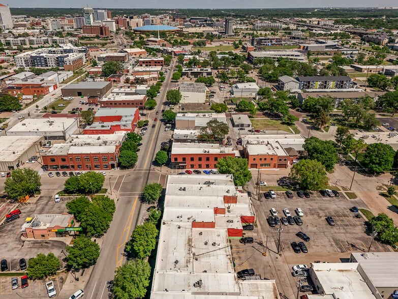 More Photos Of 1001 W Douglas Ave, Wichita Storefront For Sale