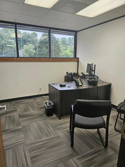 More Photos Of 3000 Highwoods Blvd, Raleigh Office For Lease
