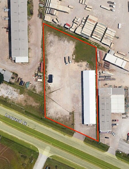 More Photos Of 7410 Leopard St, Corpus Christi Warehouse For Sale