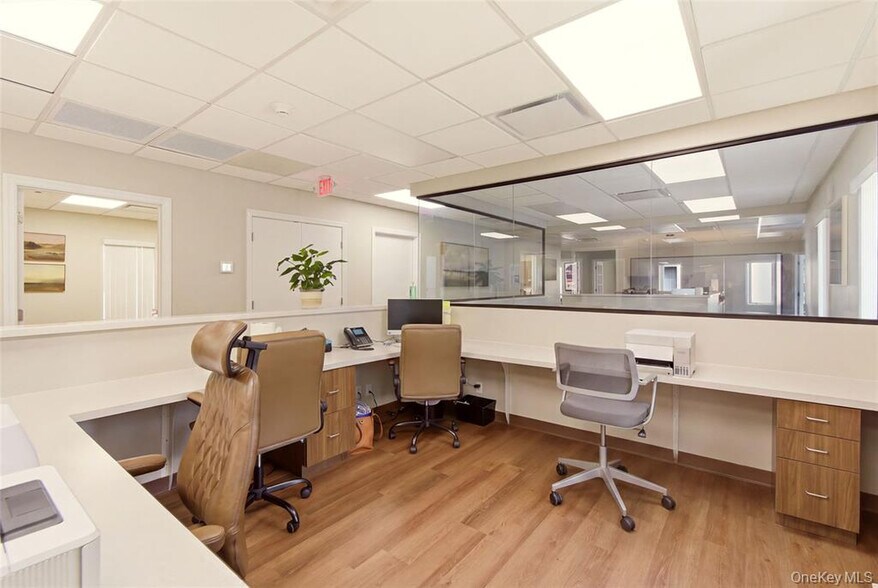 More Photos Of 5225 Nesconset Hwy, Port Jefferson Station Medical For Lease