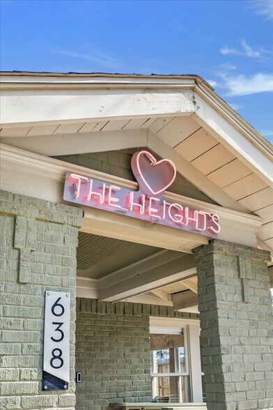 More Photos Of 638 Heights Blvd, Houston Office For Sale