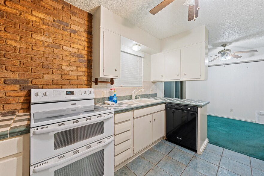 More Photos Of 708 Bradford St, Waco Specialty For Sale