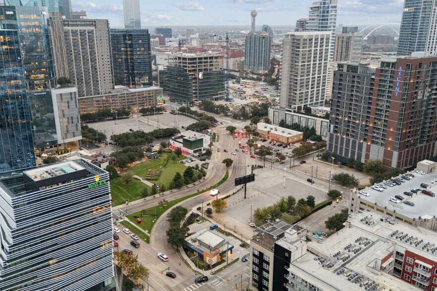 More Photos Of 2635 Harry Hines Blvd, Dallas Bank For Sale