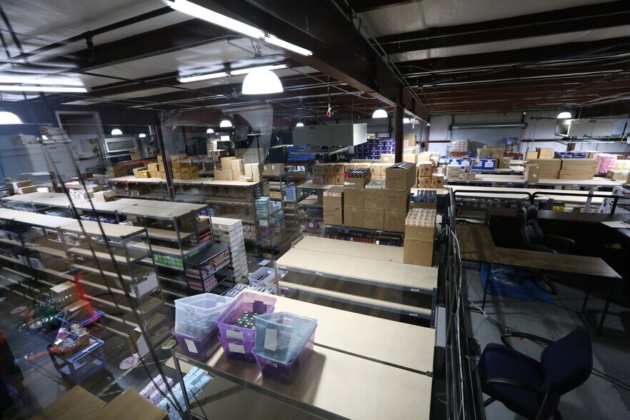 More Photos Of 3042 Matlock Dr NW, Kennesaw Warehouse For Sale