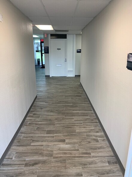 More Photos Of 701 S Kirkman Rd, Orlando Unknown For Lease