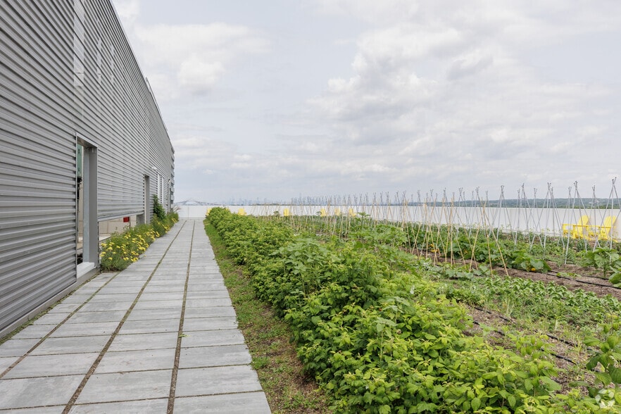 More Photos Of 1441 South Ave, Staten Island Office For Lease