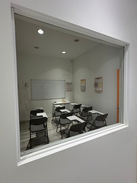 More Photos Of 8266 Austin St, Kew Gardens Storefront Retail Office For Lease