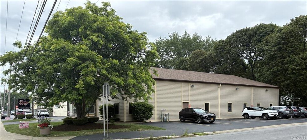 More Photos Of 207 Lake St, Hamburg Flex For Sale