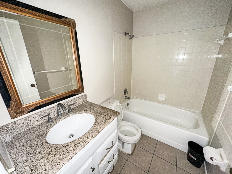 More Photos Of 101 Overlook Dr, Winter Haven Storefront Retail Residential For Sale