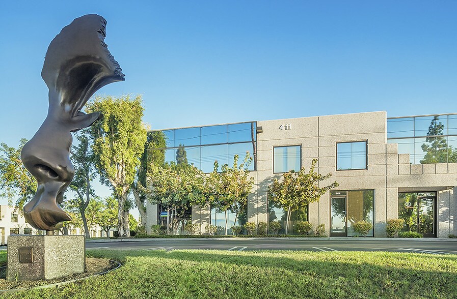 More Photos Of 471 W Lambert Rd, Brea Unknown For Lease