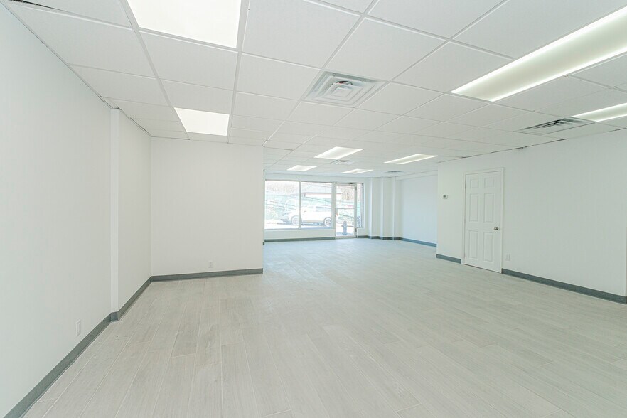 More Photos Of 56 Seguine Ave, Staten Island Storefront Retail Office For Lease