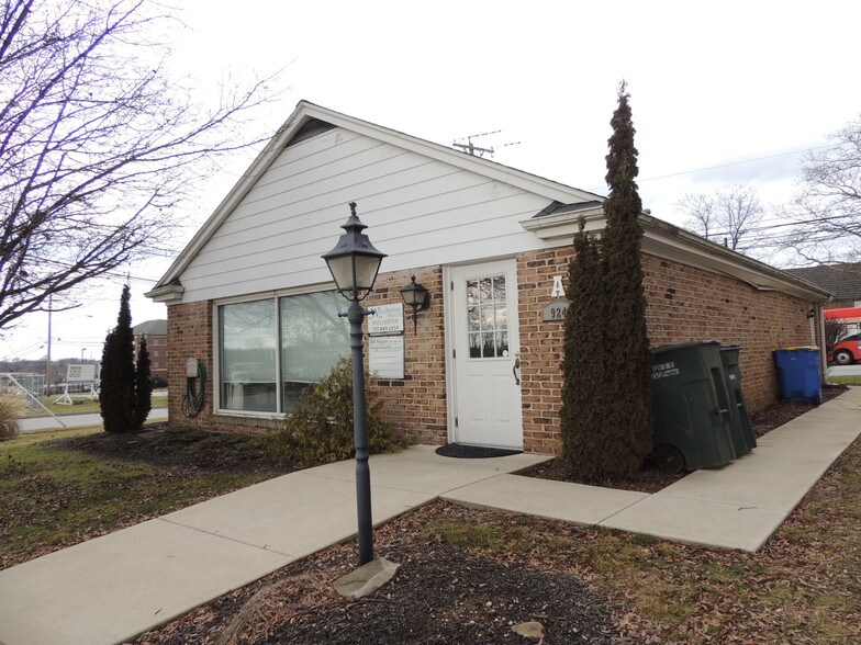 More Photos Of 924 Colonial Ave, York Medical For Lease