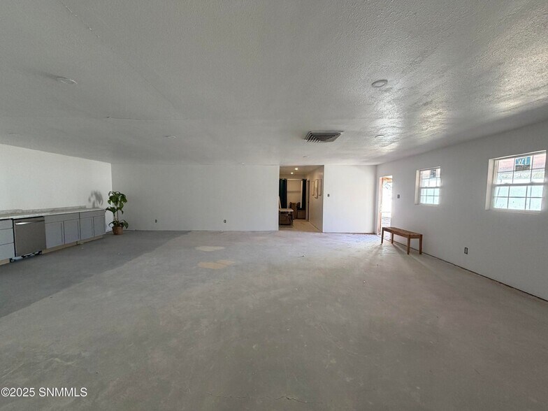 More Photos Of 1640 N White Sands Blvd, Alamogordo General Retail For Lease