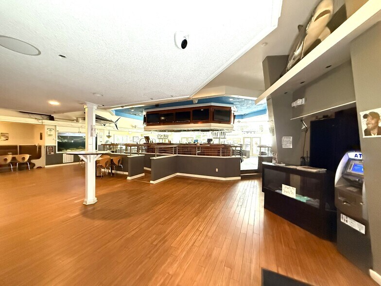 More Photos Of 7240-7286 Oswego Rd, Liverpool Restaurant For Sale