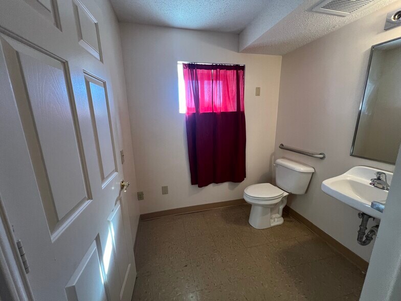 More Photos Of 127 S Sixth St, Warner Robins Apartments For Sale